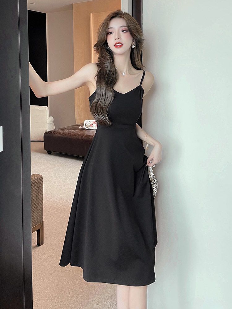 OUKABUYI summer French Hepburn style goddess Fan temperament little black dress female new slim suspender dress skirt