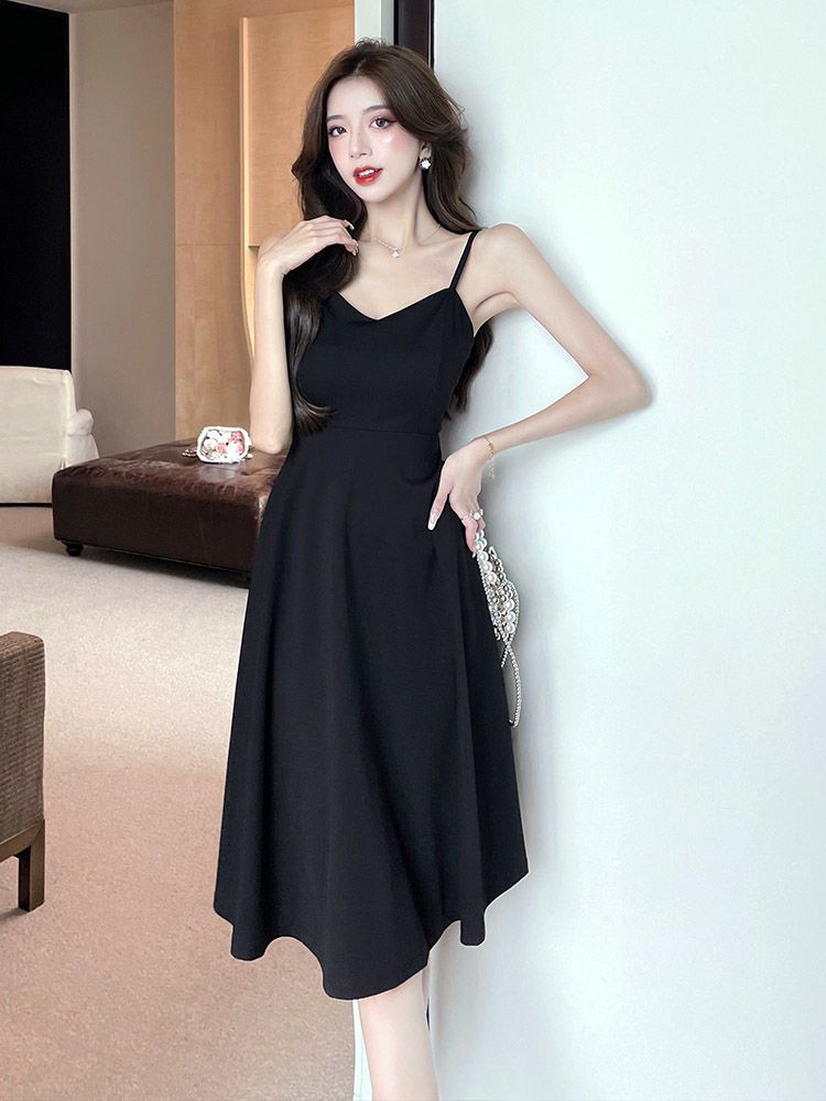OUKABUYI summer French Hepburn style goddess Fan temperament little black dress female new slim suspender dress skirt