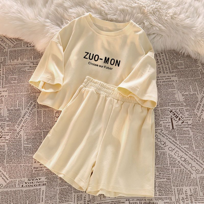 Leisure sports suit women's summer new loose Korean student fashion foreign style age reducing short sleeve shorts two piece set
