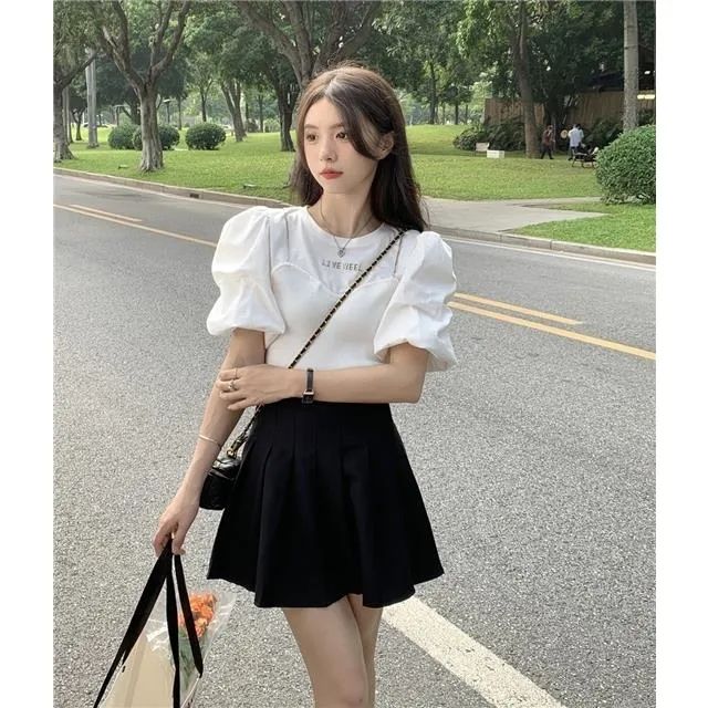 Fake two-piece spliced ​​chain short-sleeved T-shirt for women summer  new hot girl design lantern sleeve age-reducing top