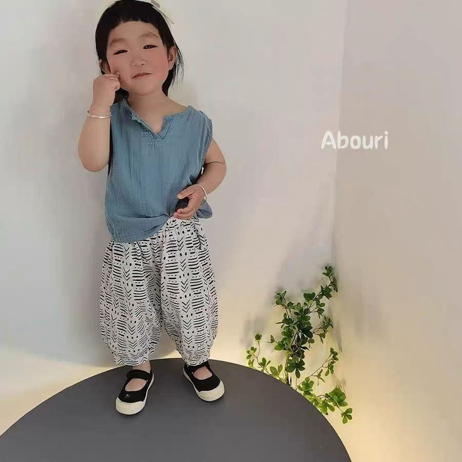 Comfortable and easy to wear children's clothing summer boys and girls loose cotton and linen casual bloomers children's eight-point mosquito-proof pants