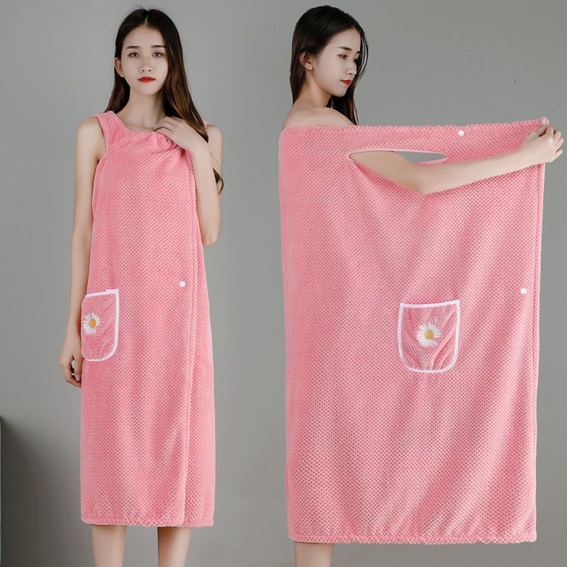Bath towels can be worn by women and can be wrapped in adults' home sling bathrobes and bath skirts are more absorbent than pure cotton and do not shed hair and lengthen the new winter