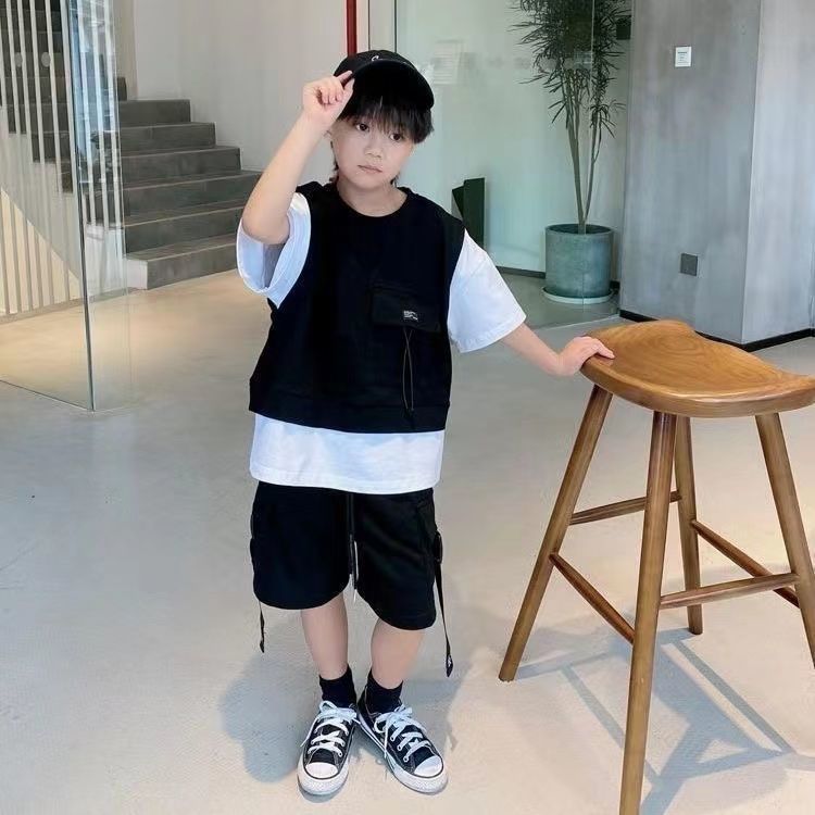 Children's clothing boy's suit  summer new middle and large children's fake two-piece short-sleeved T-shirt + tooling five-point short pants