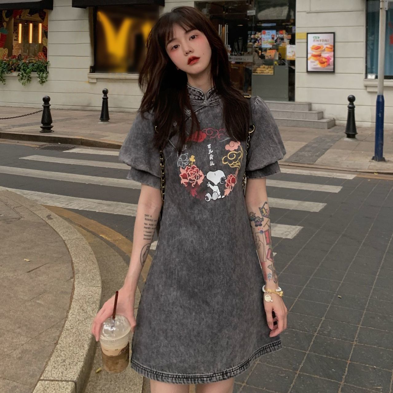 New 2023 summer women's mid-length printed cheongsam dress covering meat with ancient style sweet and fresh stand-up collar going out