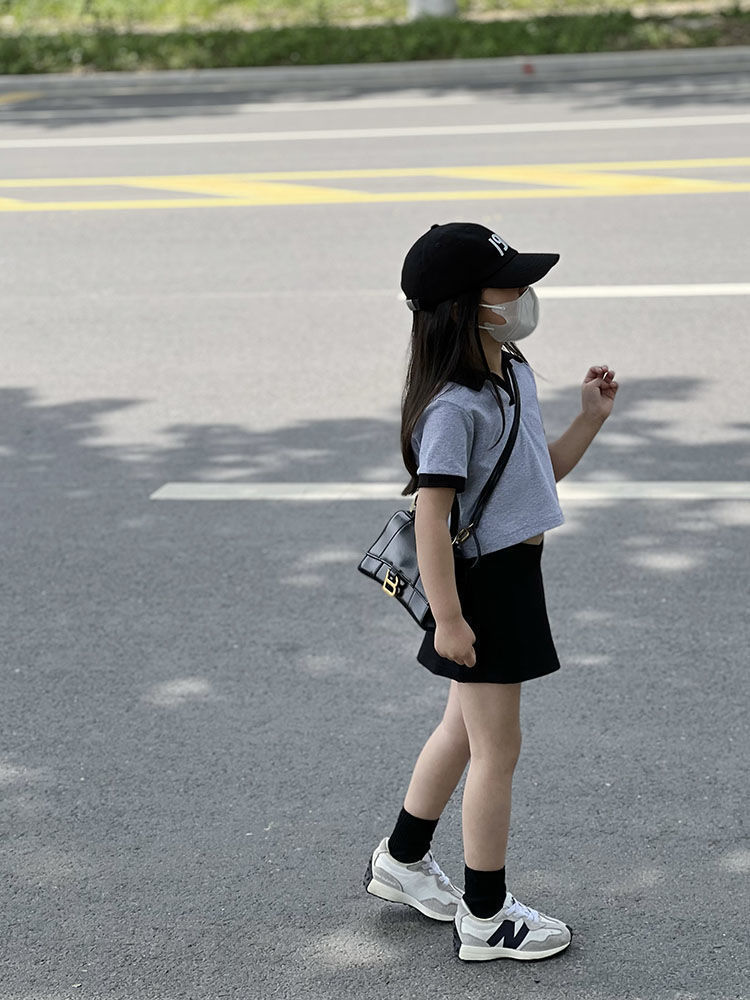 女童夏裝套裝2023夏季新款中小童簡單款POLO衫短裙吊式短款兩件套