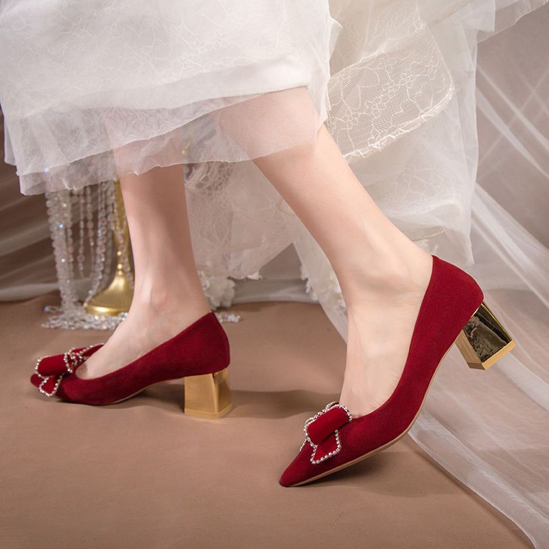 新娘结婚鞋粗跟红色高跟鞋2023新款低跟不累脚孕妇中式婚纱秀禾鞋