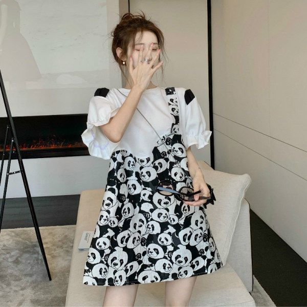 Summer new fat mm large size foreign style age reduction cover belly thin dress design sense short-sleeved T-shirt skirt 200 catties