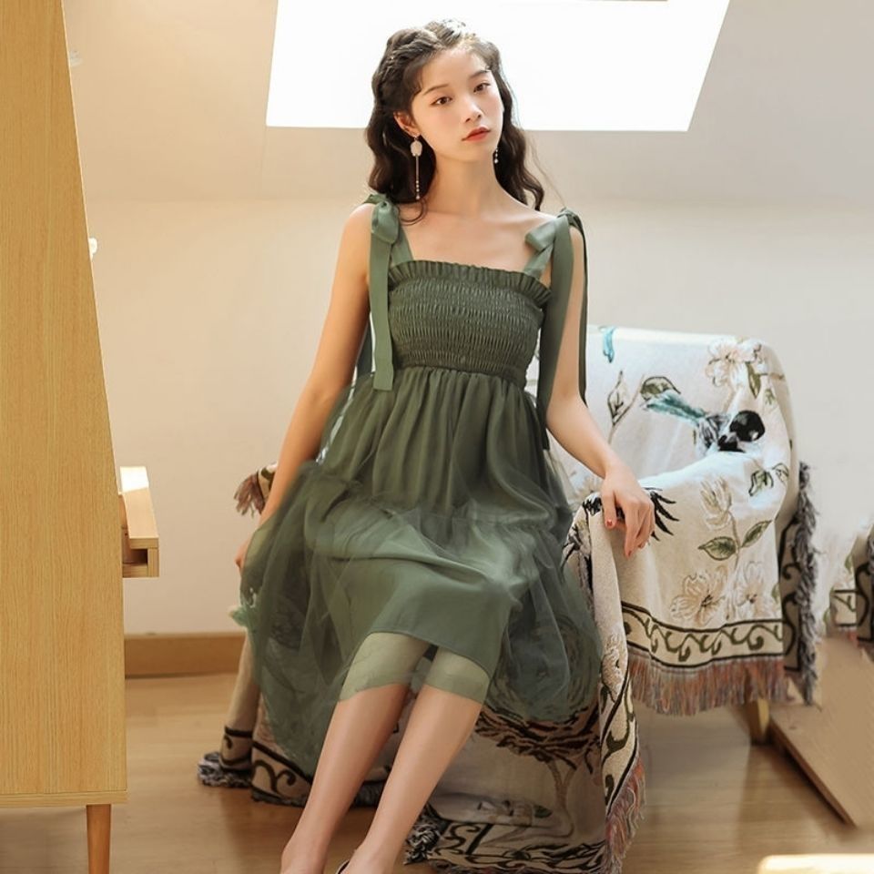 Summer super fairy sling platycodon tea break green dress female French retro forest small sweet spicy skirt