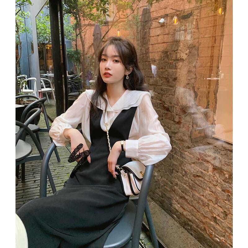 Strap skirt early spring 2022 new women's clothing gentle age reduction foreign style sweet matching two-piece suit dress winter