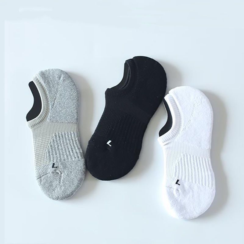 Socks men's summer towel bottom thickened invisible all-match men's sports boat socks shallow mouth black and white solid color men's socks