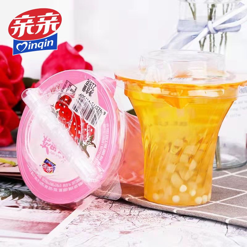 草莓味的吸吸果冻小孩子都爱吃