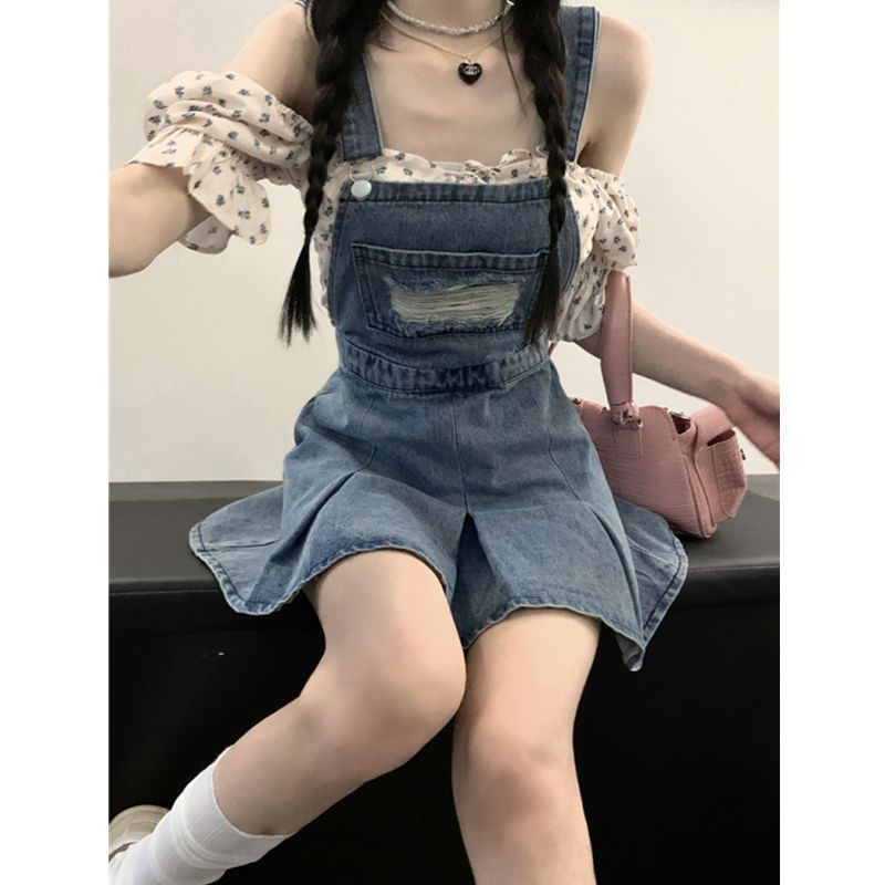 Large size denim suspenders skirt women's summer thin section design feeling small people are thin and small pleated skirt dress