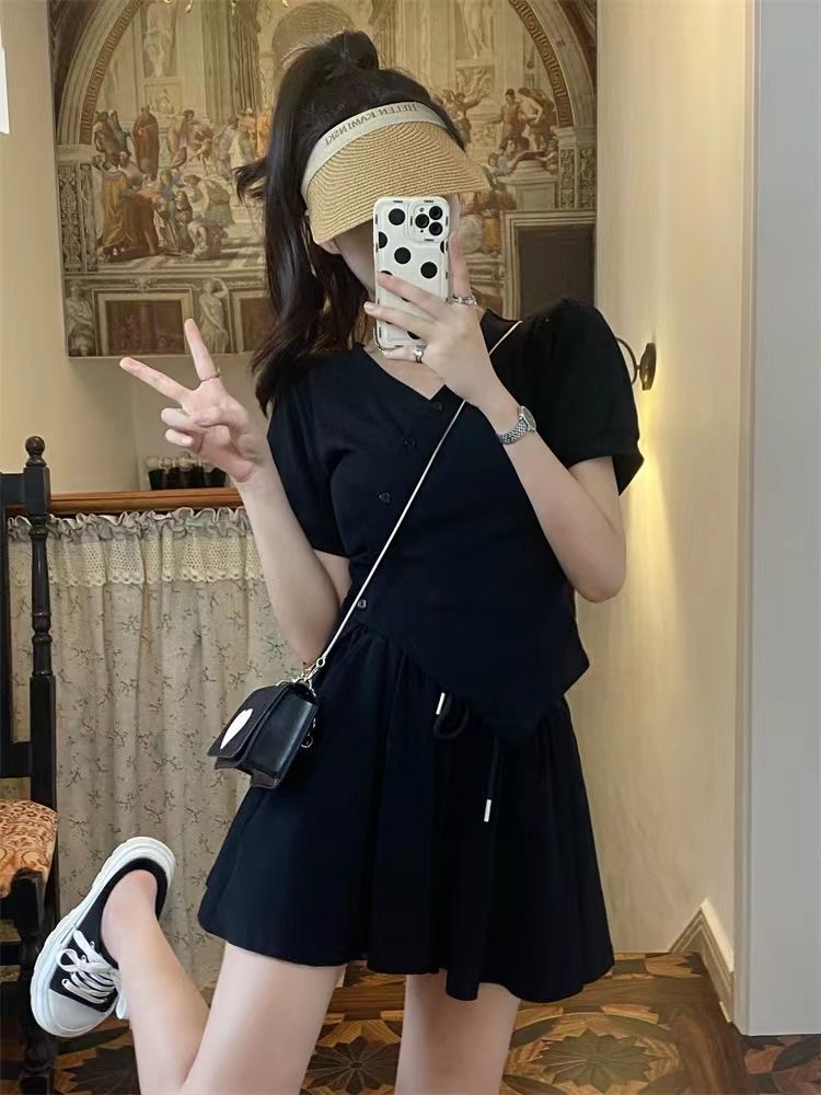 Large size 300 catties irregular half-sleeved V-neck shorts casual suit fat MM showing thin body covering slightly fat fashion two-piece set