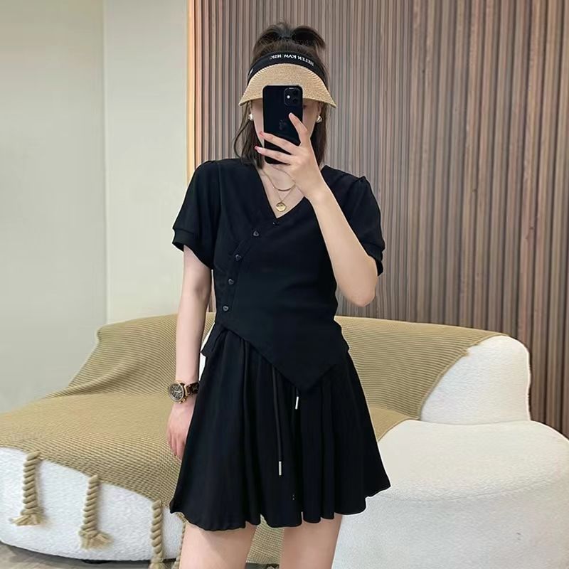 Large size 300 catties irregular half-sleeved V-neck shorts casual suit fat MM showing thin body covering slightly fat fashion two-piece set