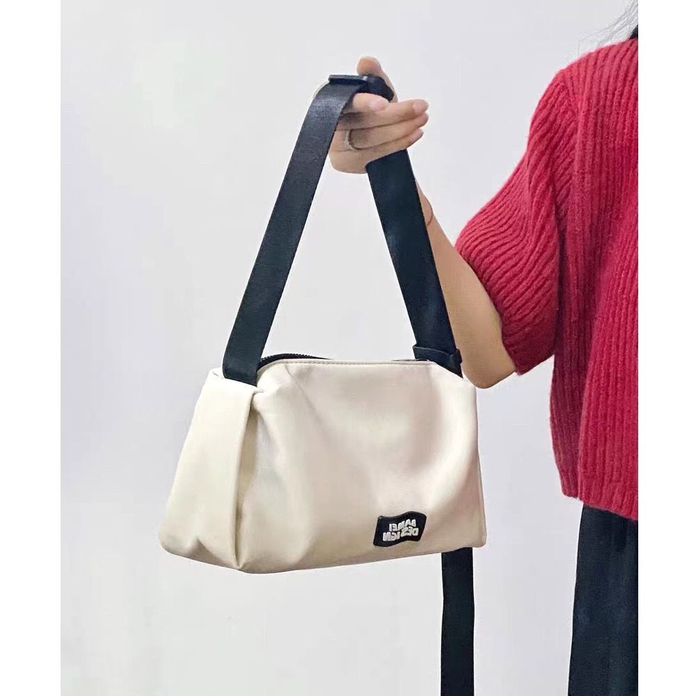 INCA broadband messenger bag female nylon cloth bag street sweet cool fitness bag ins Korean version 2022 new fashion trend