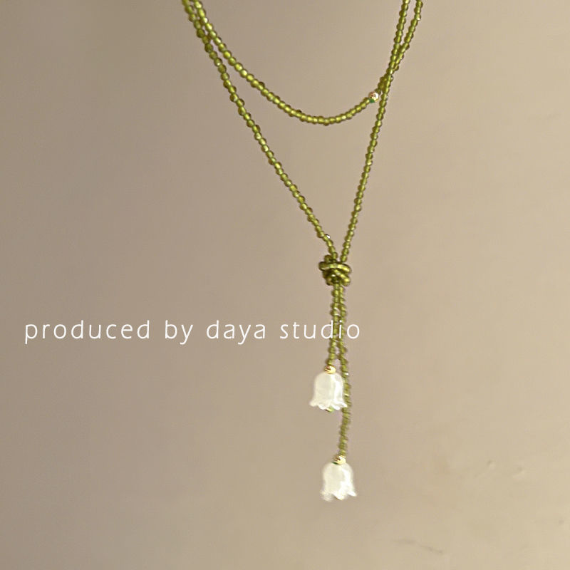 A variety of wearing methods super fairy French retro green beaded lily of the valley necklace high-end niche design ins clavicle chain