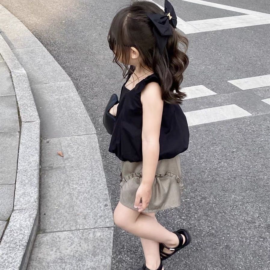 Korean version of children's clothing girls summer fashion suit foreign style black suspender top shorts fashion net red two-piece set trend