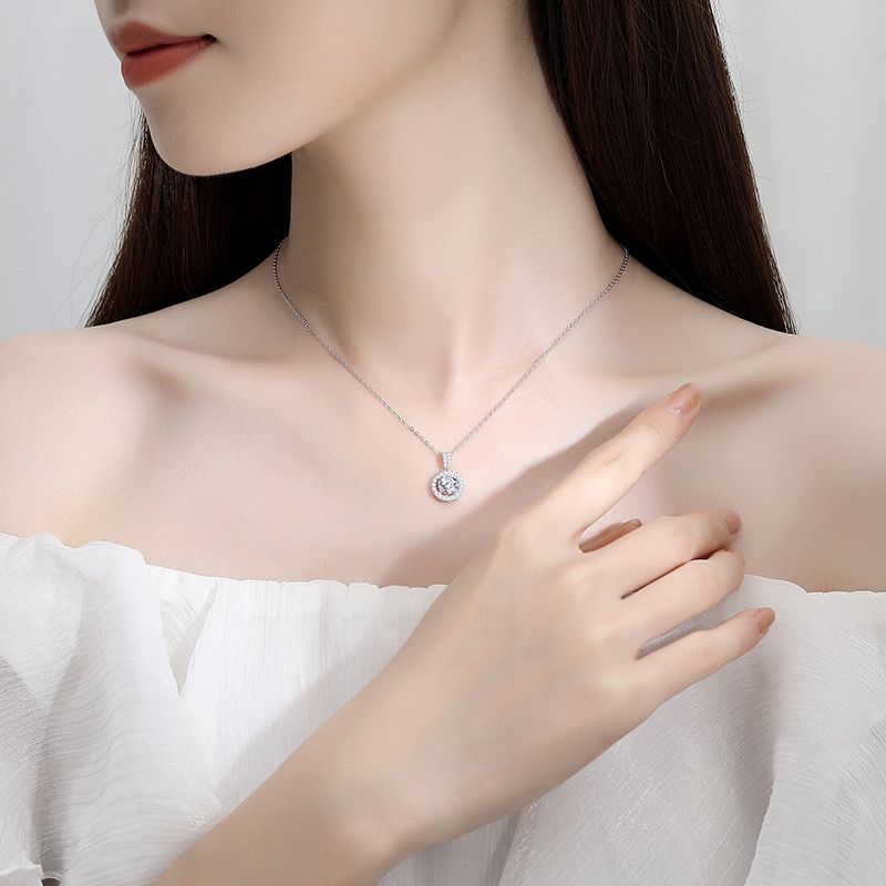 Zircon Pendant Round Diamond Necklace Luxury Temperament Jewellery_voghion.com