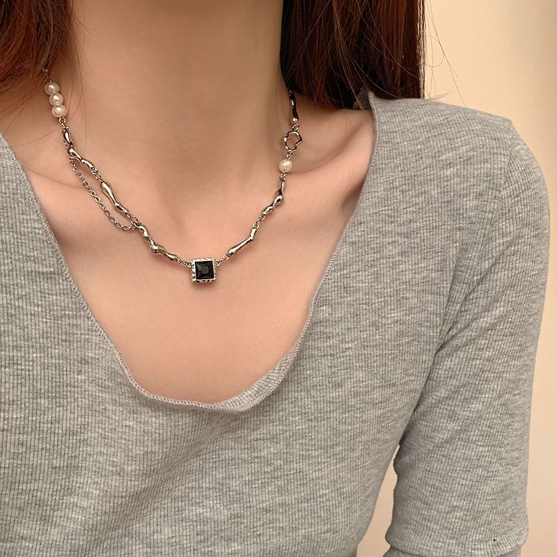 Design freshwater pearl zircon splicing necklace niche high-end clavicle chain cold style necklace