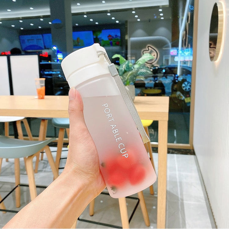 High-value ins drop-resistant and heat-resistant sports plastic water cup with rope portable sports simple Korean version of large-capacity water cup