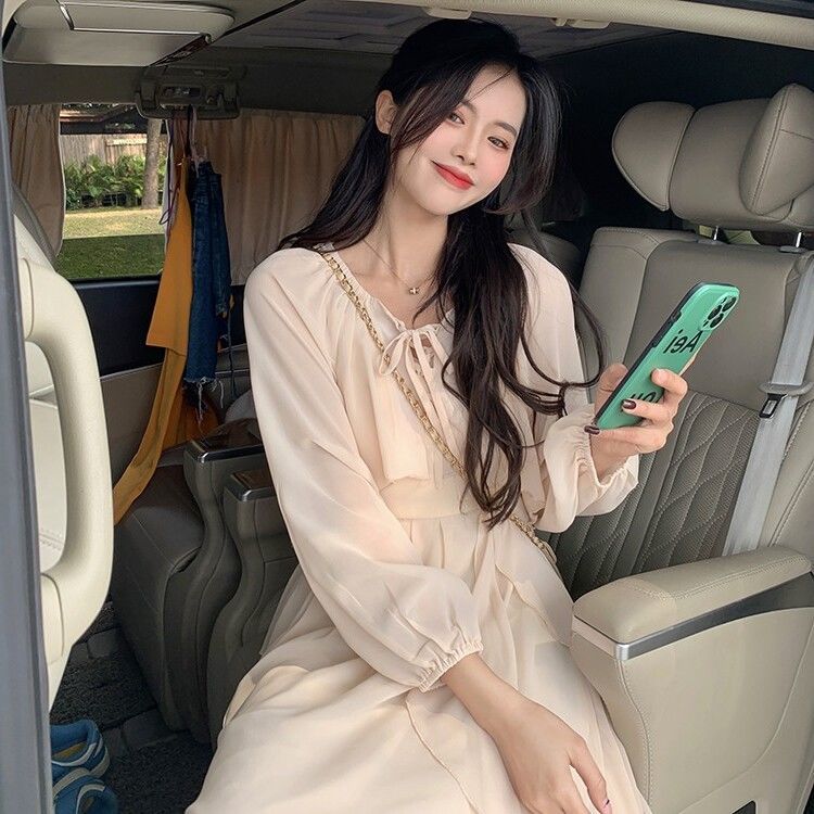 2022早春新款女裝法式仙女吊帶連衣裙設計感小眾溫柔風茶歇裙子女
