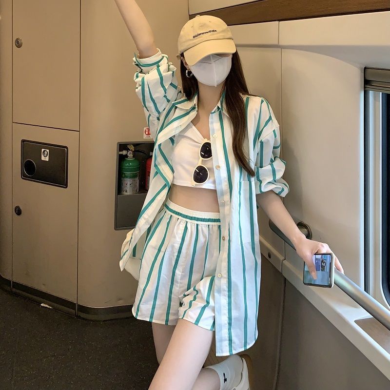 Sweet and spicy cool striped suit women's summer  new thin section loose long-sleeved sunscreen shirt wide-leg shorts two-piece set