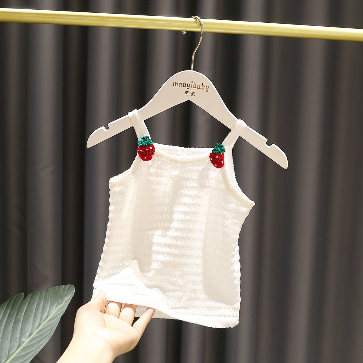 1-4岁女宝宝可爱小花吊带女婴儿夏装新款3女童超软泡泡棉背心上衣