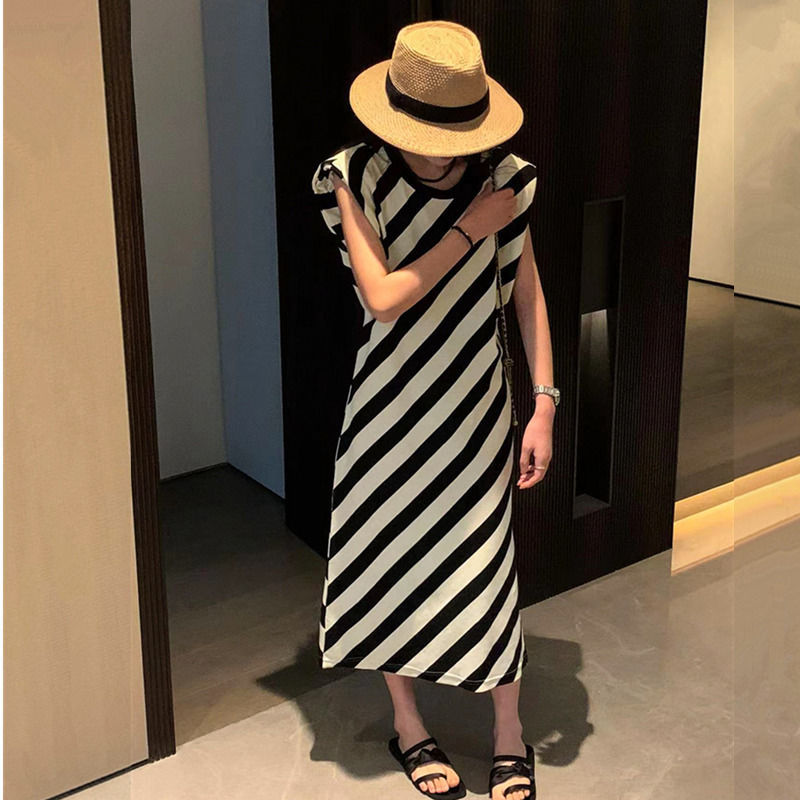 Diagonal stripe shoulder pads sleeveless dress fat MM extra large size 300 catties summer loose Tibetan meat thin vest T-shirt skirt