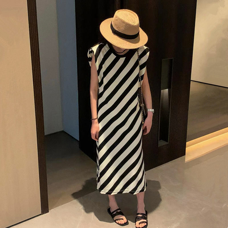 Diagonal stripe shoulder pads sleeveless dress fat MM extra large size 300 catties summer loose Tibetan meat thin vest T-shirt skirt