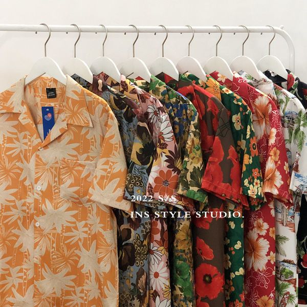 Floral short-sleeved shirt female design sense niche summer retro Hong Kong flavor Hawaii seaside wind casual bf couple outfit