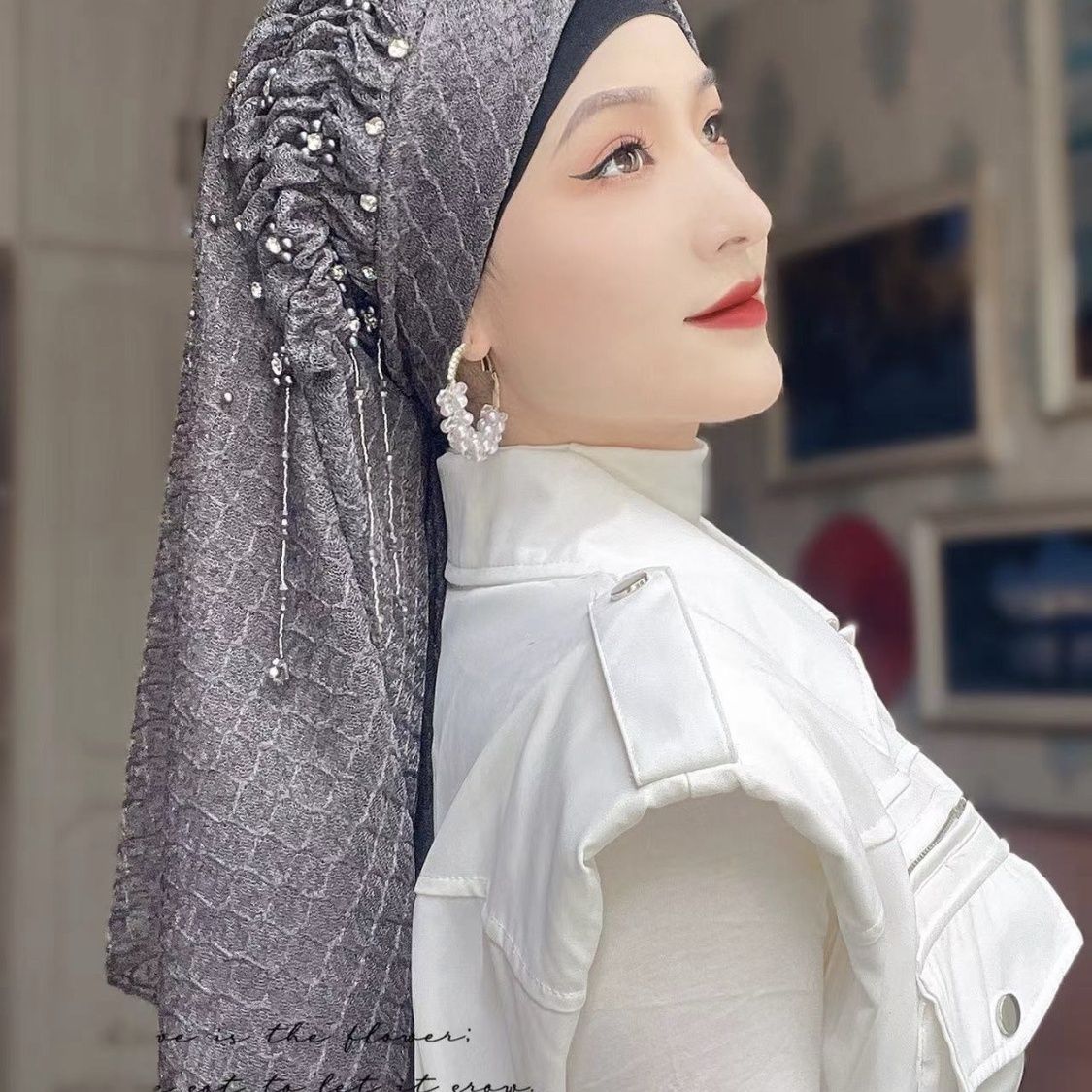 [Gauze scarf natural color cap]  Muslim scarf women's hot style heavy industry pleated tassel triangle scarf
