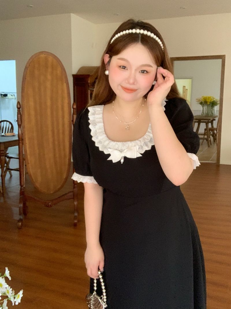 微胖MM大碼拼色花邊連衣裙2023新款女泡泡袖氣質顯瘦遮肚子小黑裙