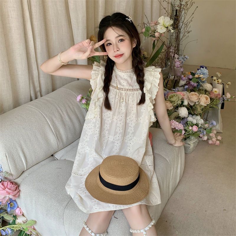米白色小飞袖连衣裙女夏季新款设计感小个子法式甜美娃娃裙子