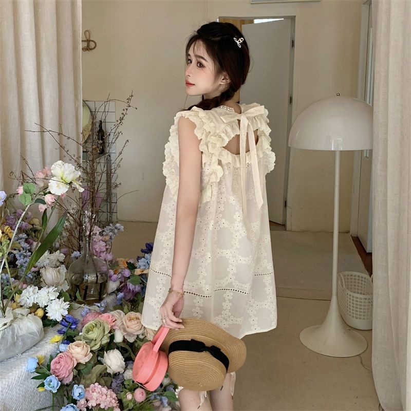米白色小飞袖连衣裙女夏季新款设计感小个子法式甜美娃娃裙子