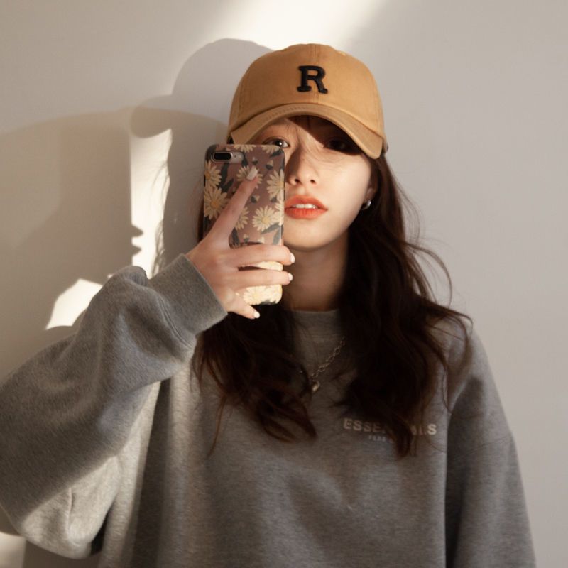 Hat female spring and summer Korean version of the letter R standard new peaked cap casual fashion all-match show face small baseball cap
