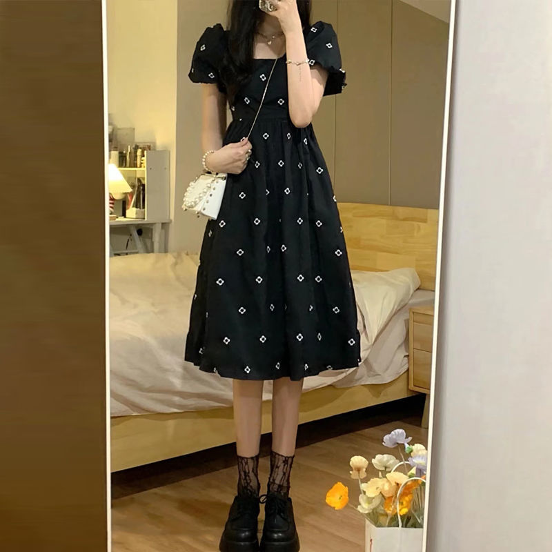 High-end black floral dress women's summer 2022 new French style puff sleeve square collar waist slimming dress