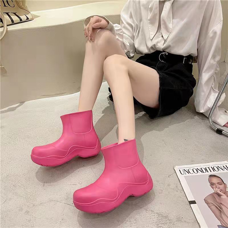 雨鞋女款时尚外穿防水防滑网红水鞋短筒套鞋新款时髦中筒雨靴女士