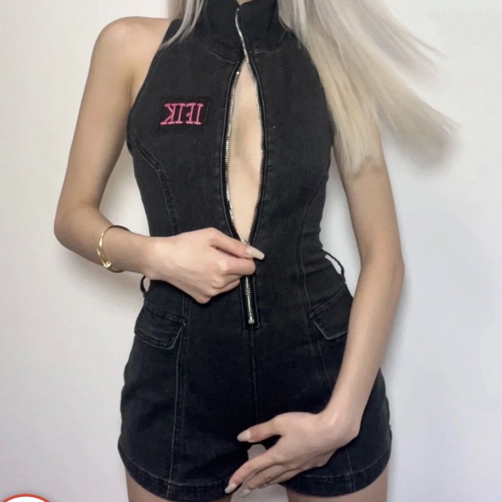Summer new hot girl 90S small pepper Polo vest female slim wash water black one-piece denim shorts
