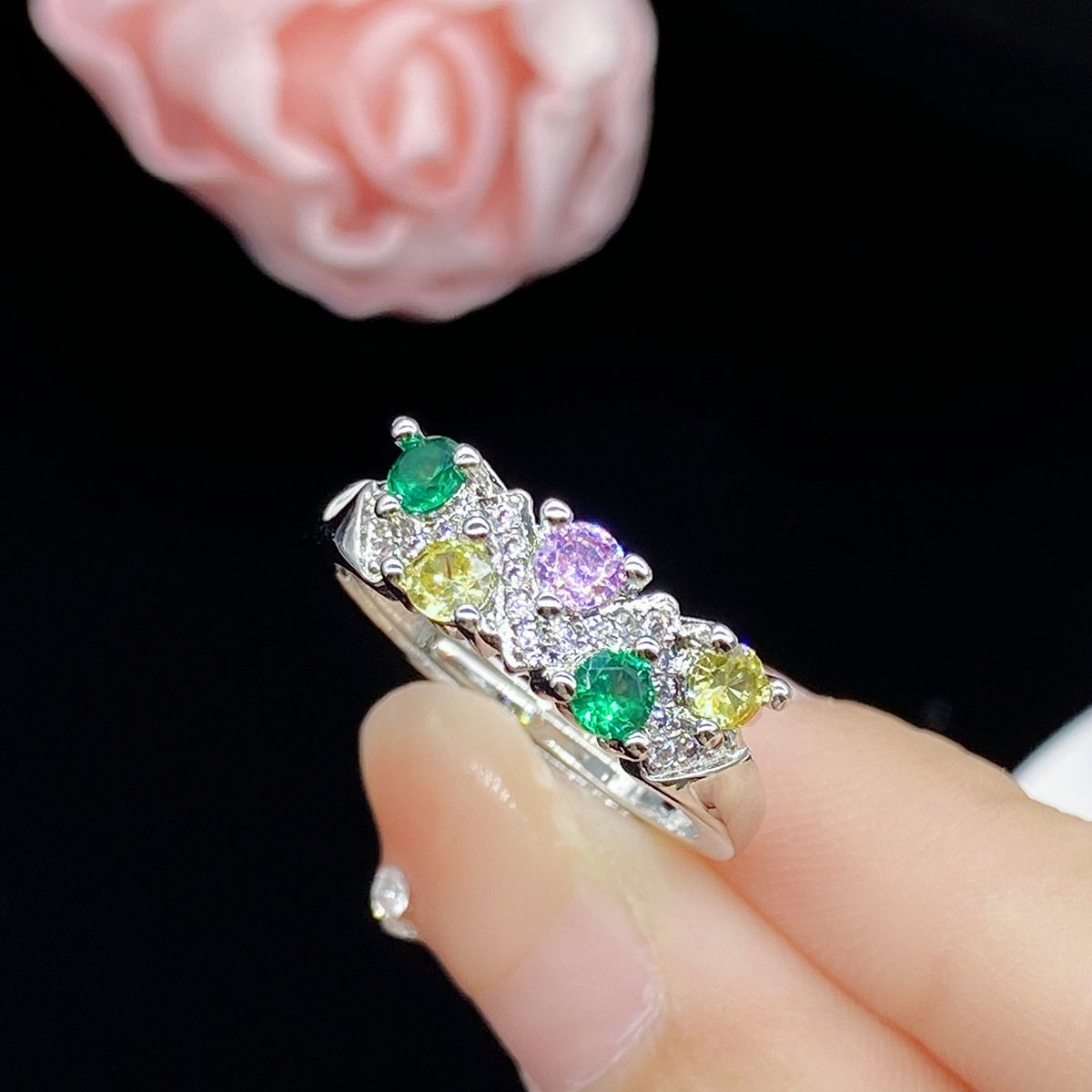Anel elegante em prata de lei com turmalina para mulher_voghion.com