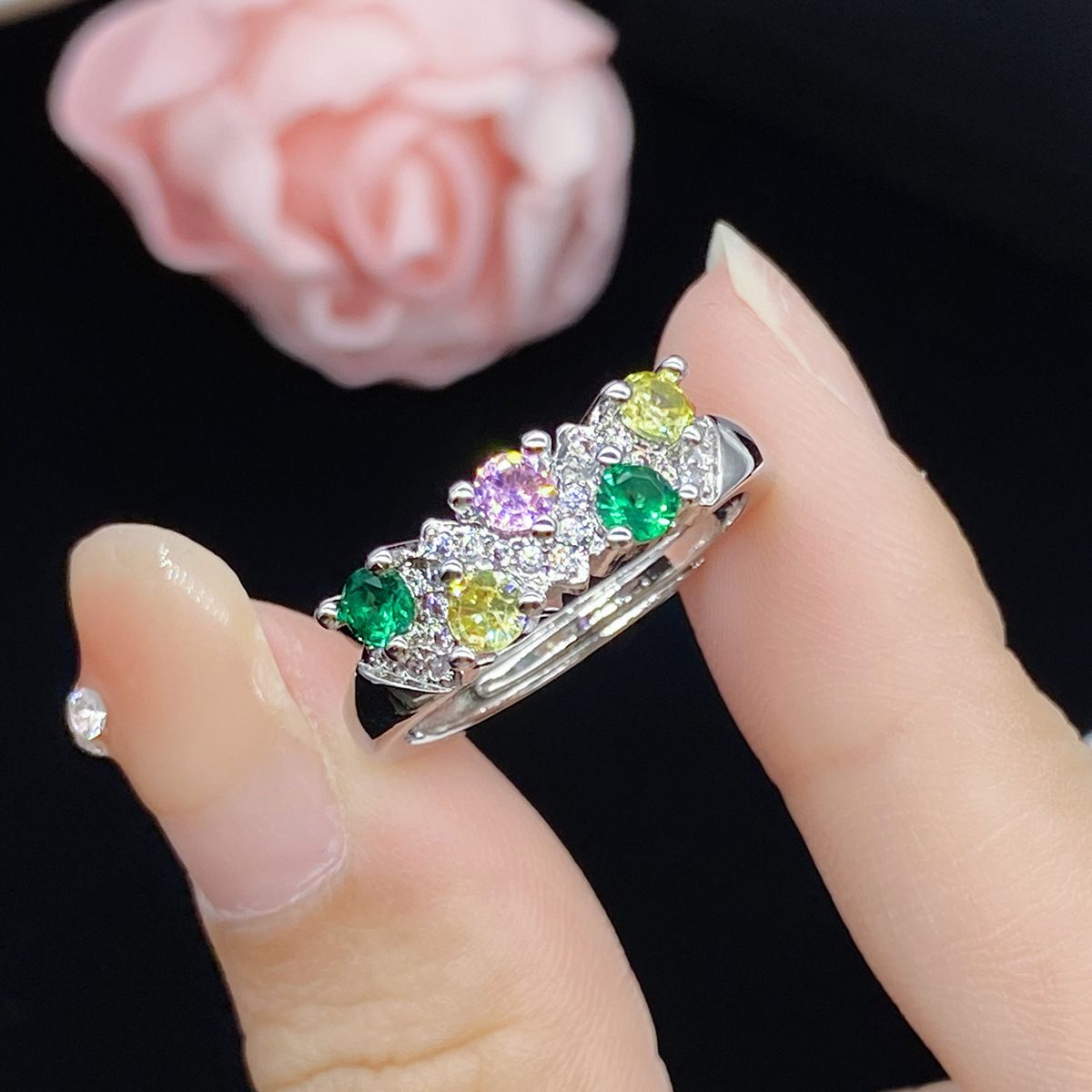 Anel elegante em prata de lei com turmalina para mulher_voghion.com