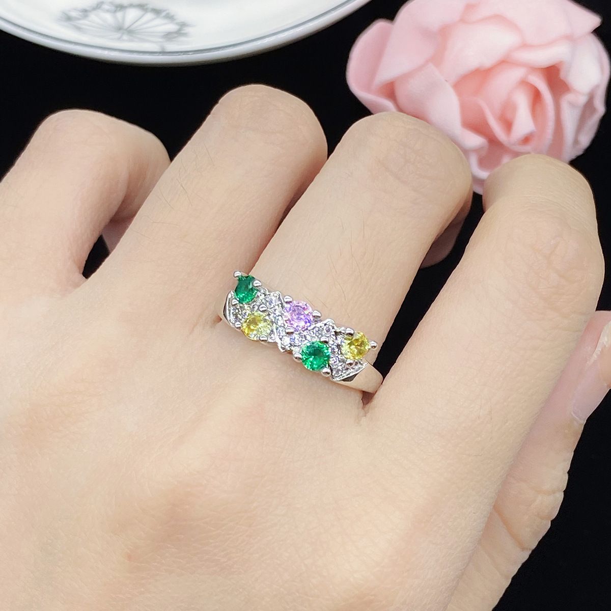 Anel elegante em prata de lei com turmalina para mulher_voghion.com