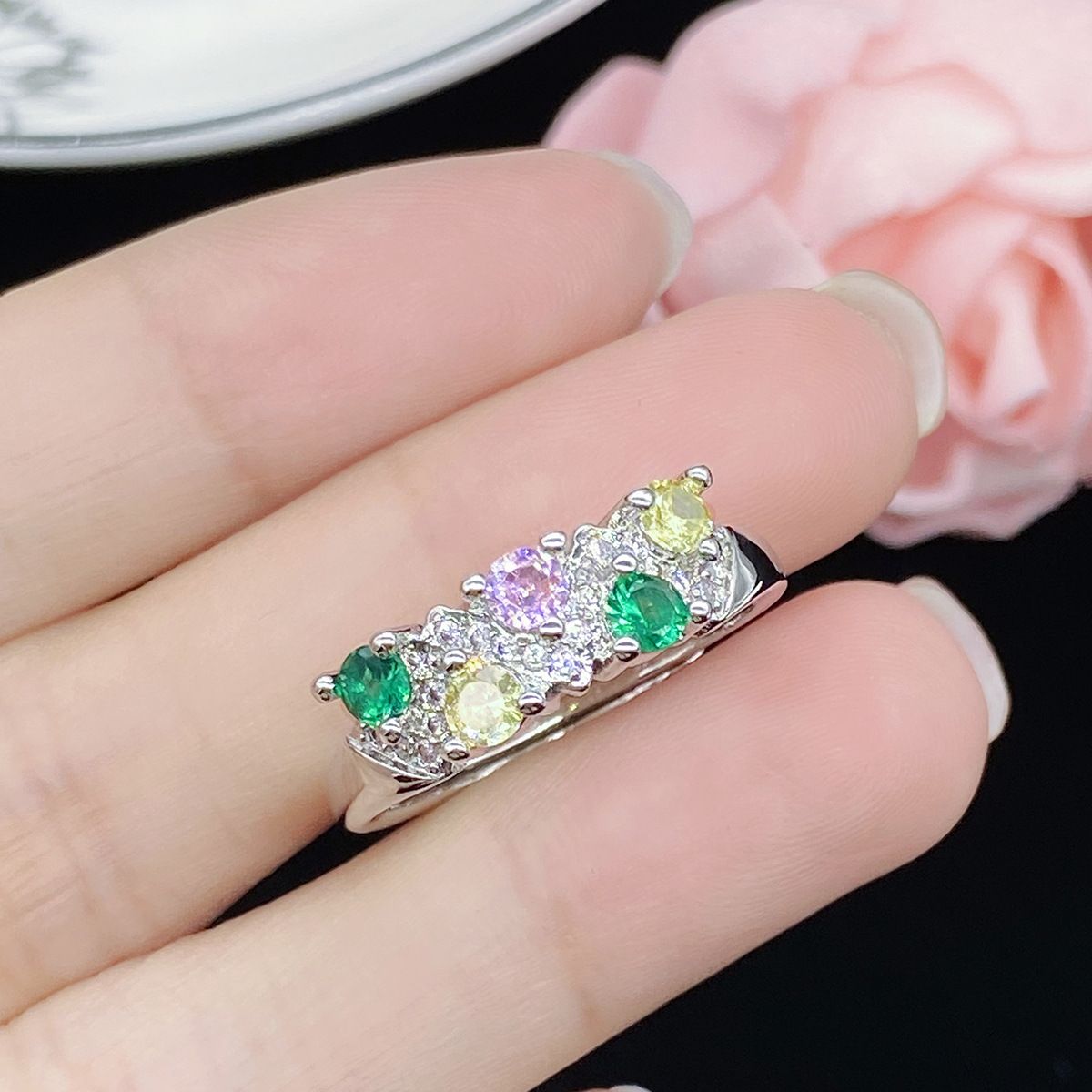 Anel elegante em prata de lei com turmalina para mulher_voghion.com
