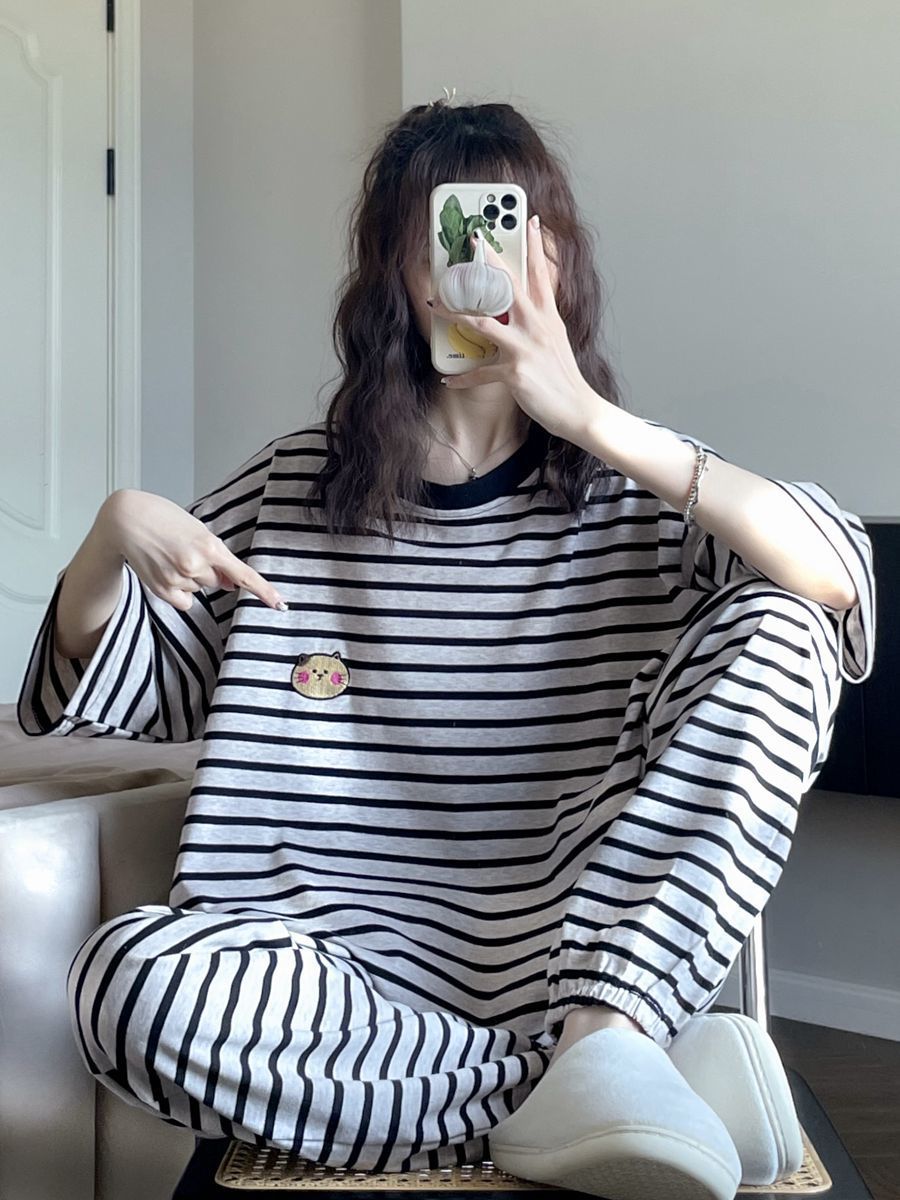 Cartoon large size striped pajamas women's summer short-sleeved trousers casual can be worn outside home service suit 200 catties 300 fat mm
