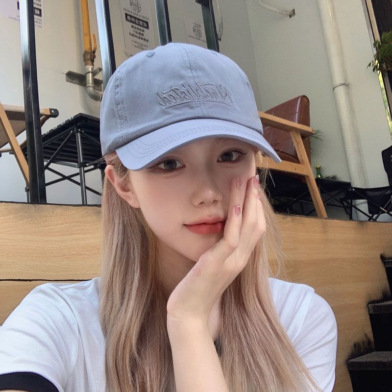Peaked cap women's spring and summer American raspberry red letters casual Korean version of the tide all-match curved brim sunscreen short-brimmed baseball cap