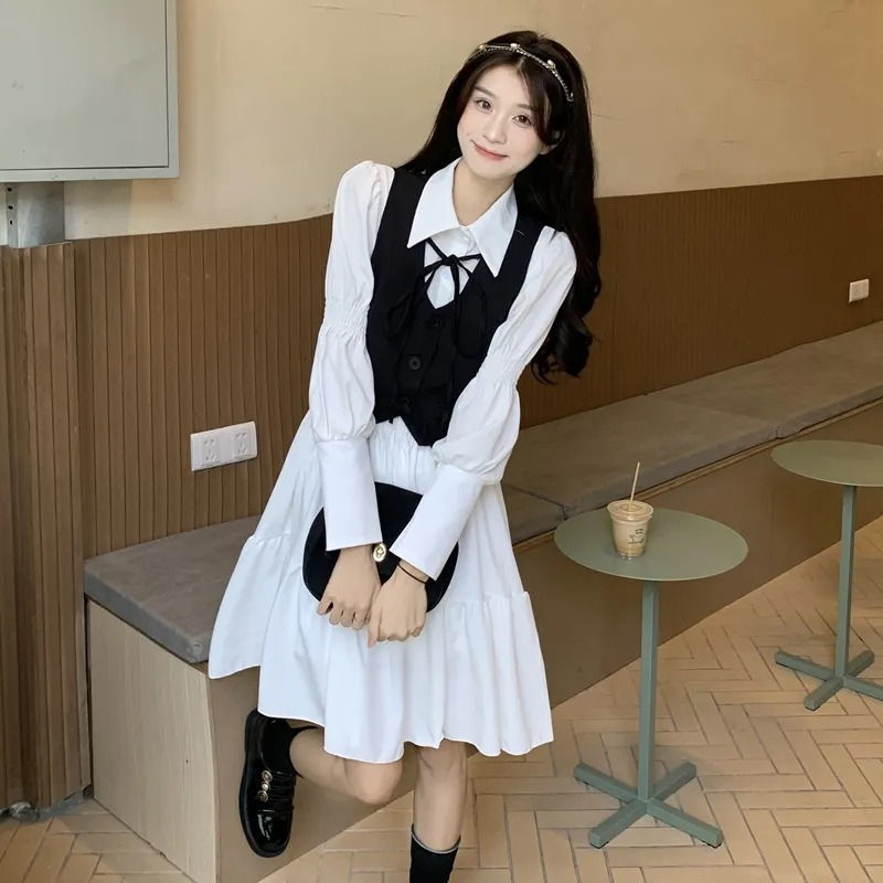 2022 Spring and Autumn Temperament Goddess Fan college style polo collar long-sleeved dress + black vest fashion two-piece set