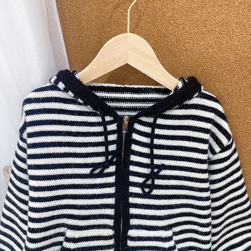 Girls spring sweater cardigan 2023 new children's striped Korean style hooded sweater medium and large children's outer top