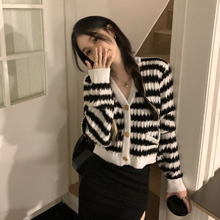 Korean style all-match knitted cardigan jacket women's autumn  new V-neck striped retro long-sleeved top ins style