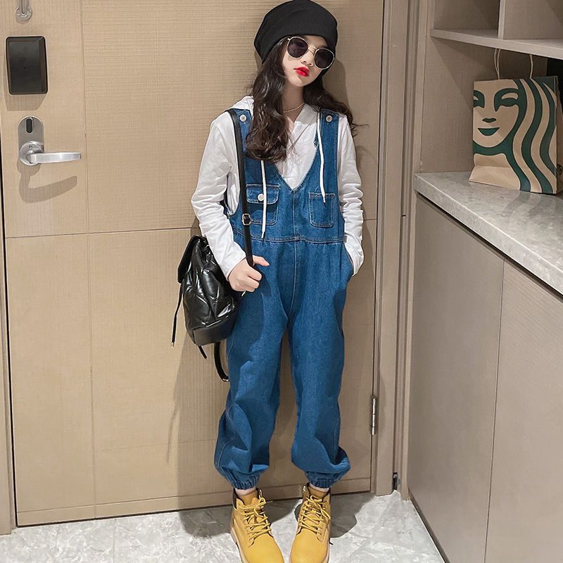 女童秋裝套裝2022新款中大童時髦洋氣兒童裝網紅衛衣背帶褲春秋季