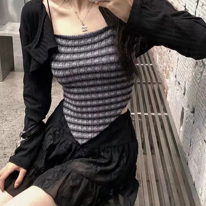 Hot girl square scarf small sling early spring women's clothing 2023 new pure desire sexy top outerwear bottoming short vest