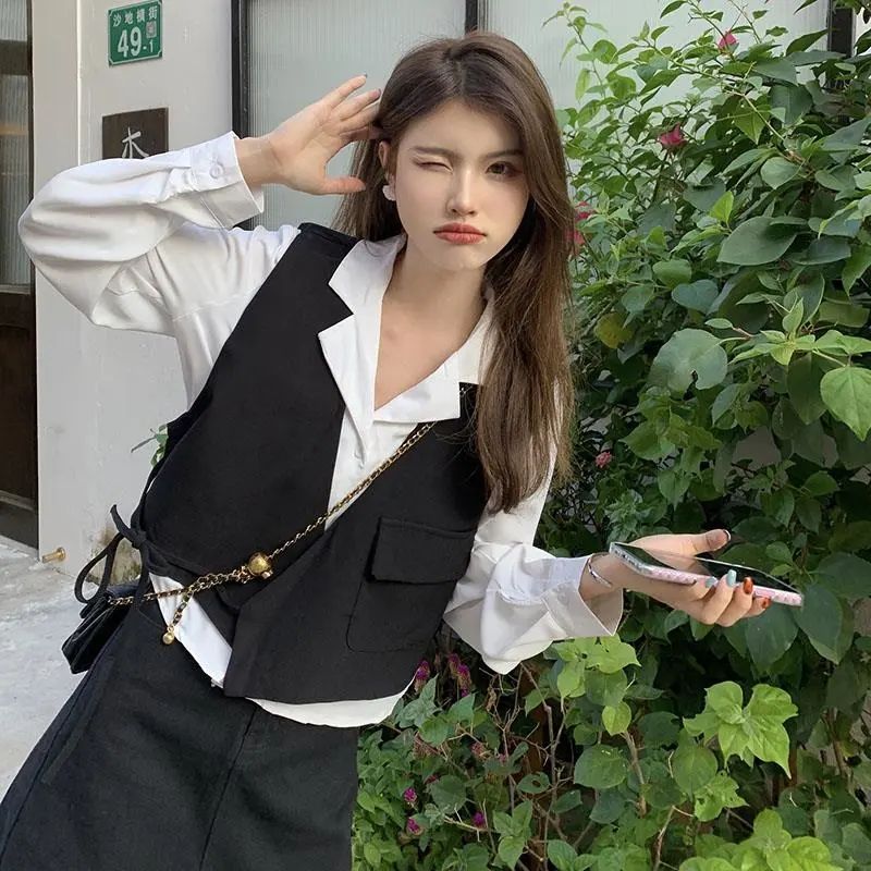 Black small vest shirt Two-piece suit Sleeveless top Vest vest Vest Spring and autumn design sense top